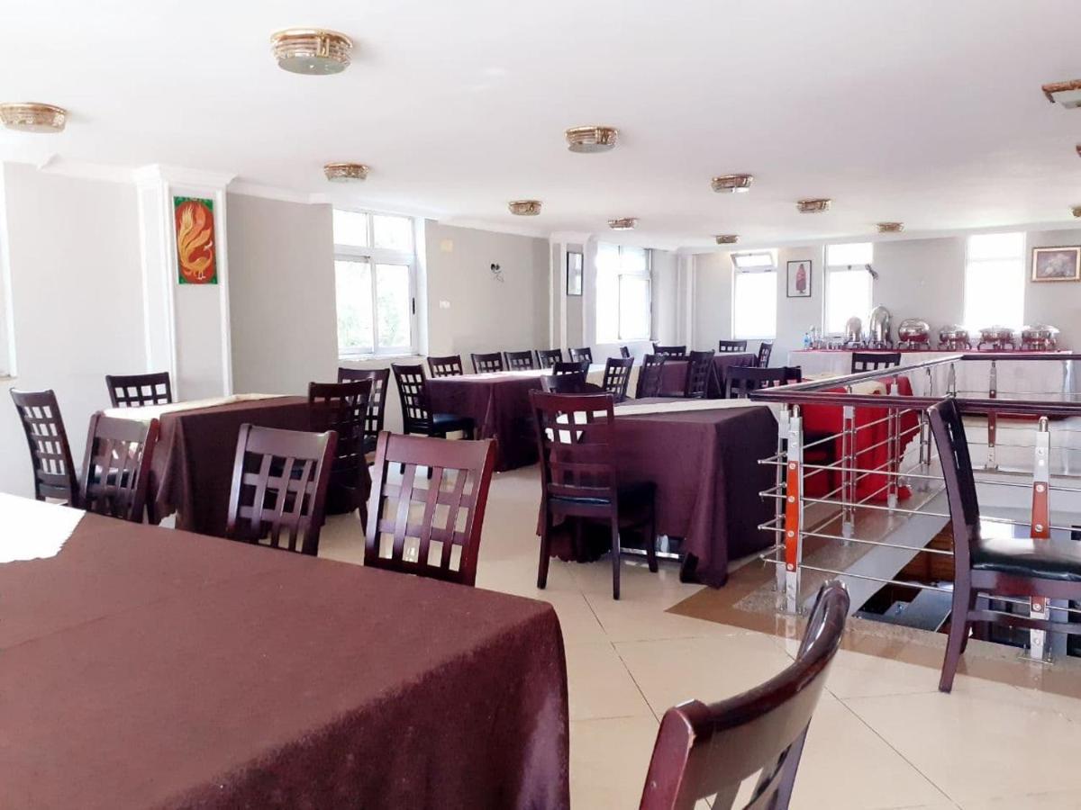 Amenities Hotel Αντίς Αμπέμπα Εξωτερικό φωτογραφία